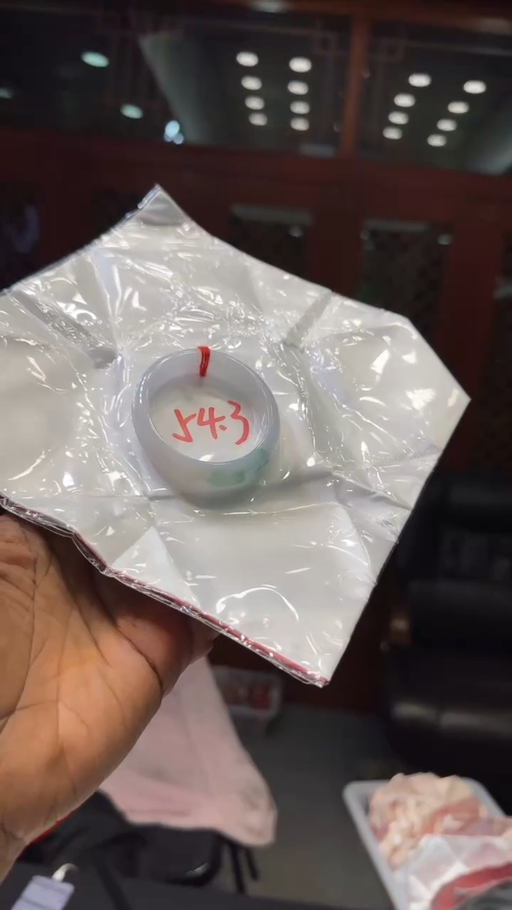 【闪购商品】翡翠手镯未镶嵌手镯贵妃