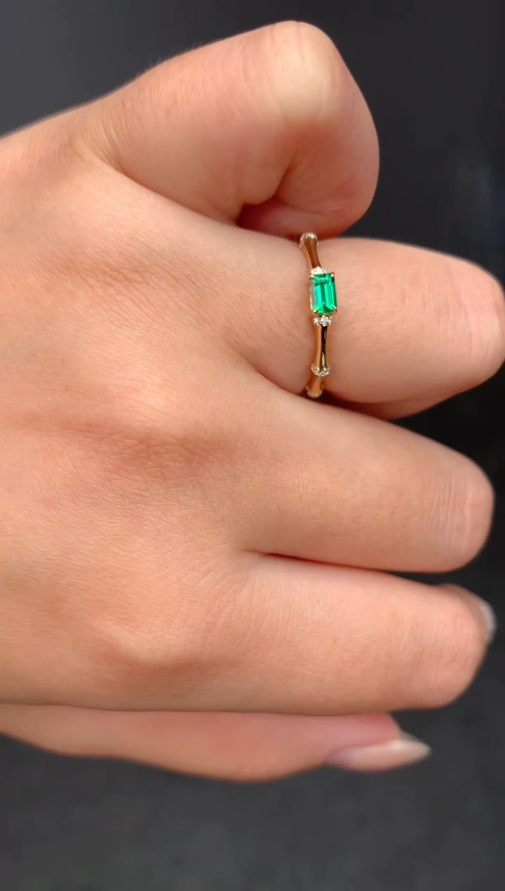 【闪购商品】祖母绿戒指18K金镶嵌17分祖母绿戒指