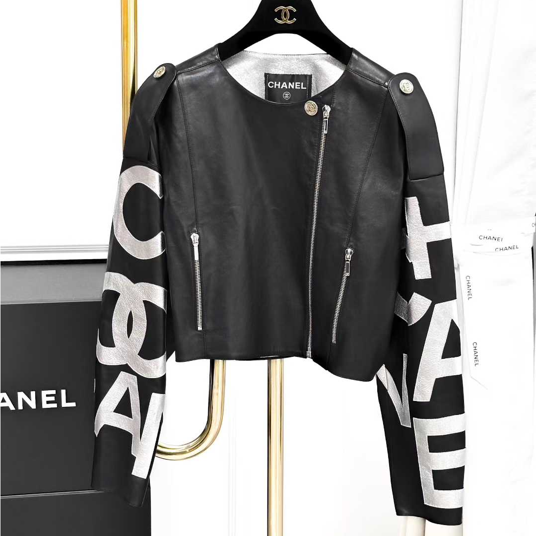 99新 Chanel/香奈儿  34码21S黑色拼银色字母双C皮衣外套
