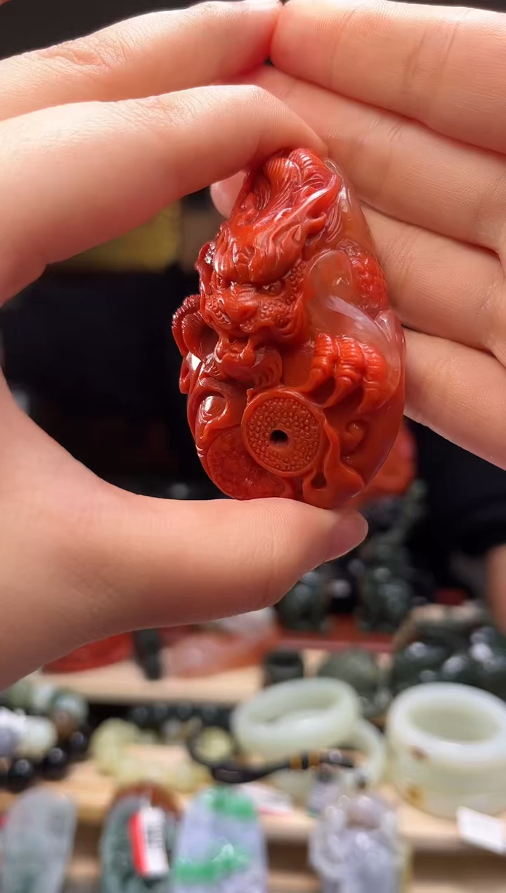 颈饰未镶嵌南红玛瑙手把件