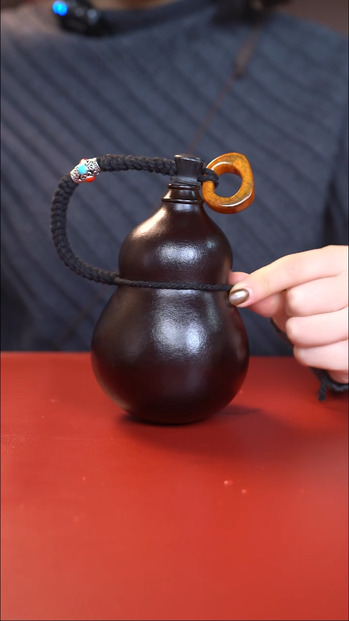 047手工大漆酒葫芦，牛角塞