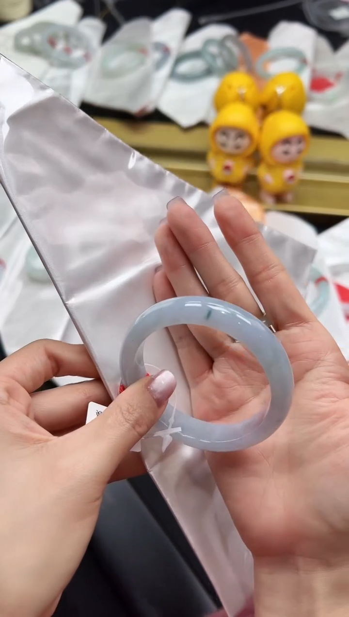 【闪购商品】翡翠手镯未镶嵌DFZ0113-136/53圈