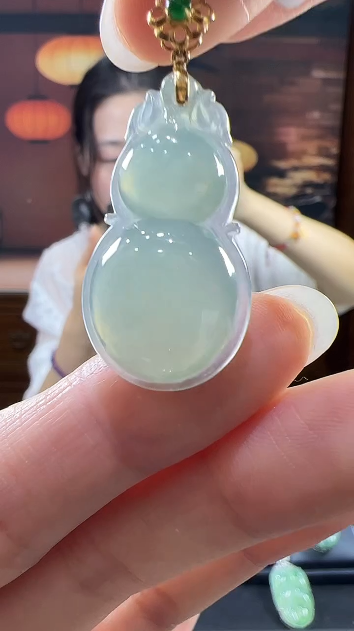 18K金镶嵌挂件翡翠s****5葫芦 不含链