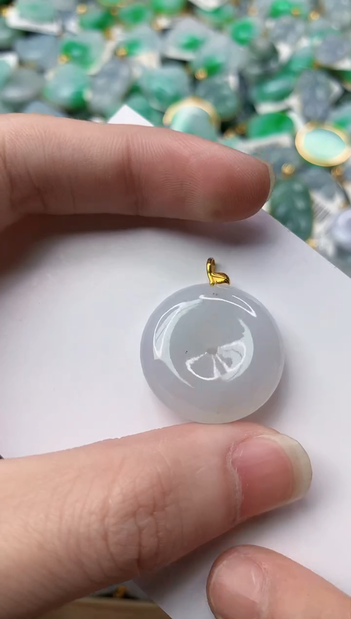 【闪购商品】翡翠颈饰18K金镶嵌74...........