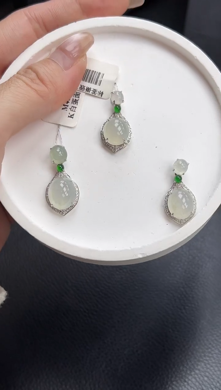 【闪购商品】翡翠颈饰18K金镶嵌蛋面吊坠多样性发一