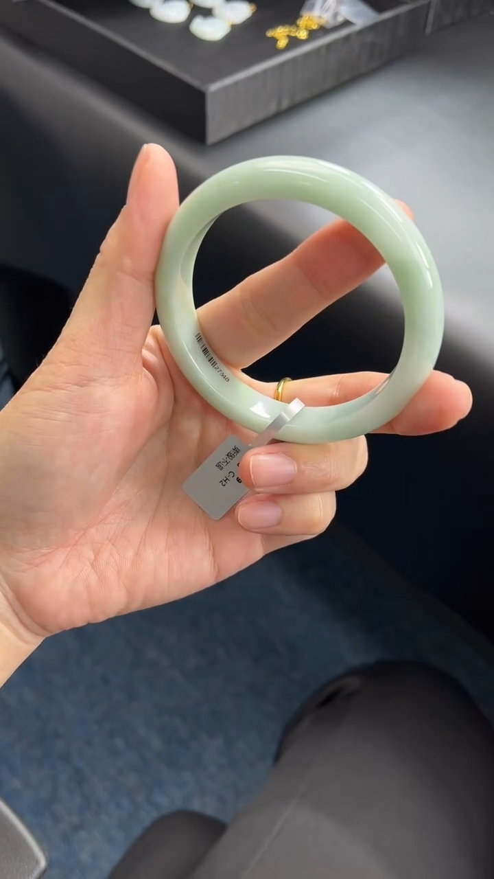 【闪购商品】翡翠手镯未镶嵌正圈