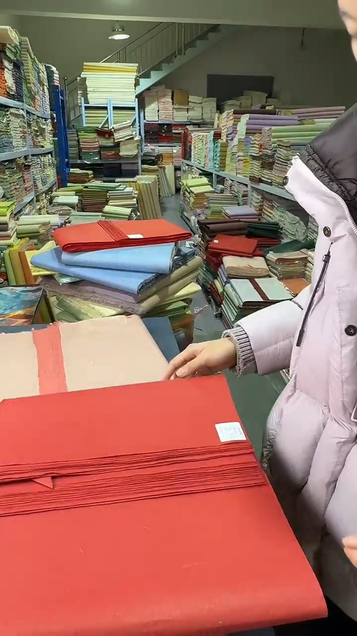 纯手工四尺对开50张红色楮皮笺