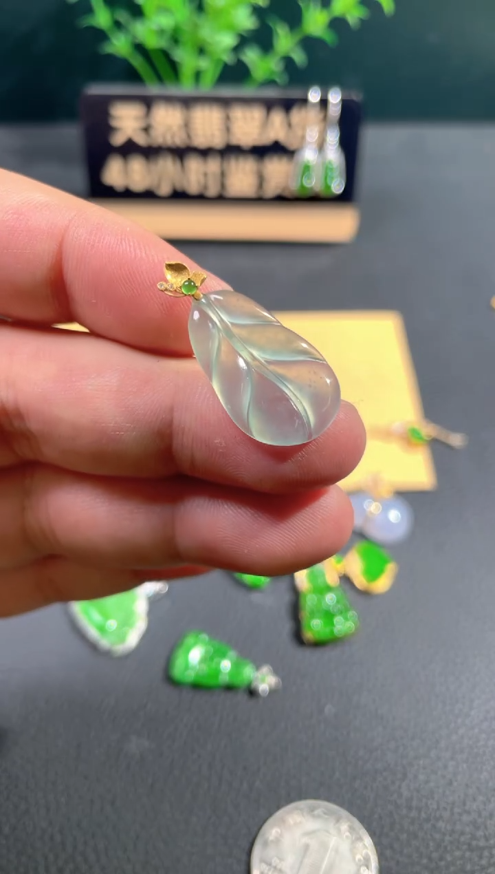 【闪购商品】翡翠颈饰18K金镶嵌翡翠