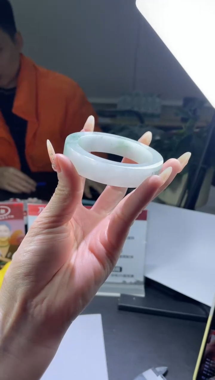 【闪购商品】定制翡翠手镯未镶嵌手镯DDH/发一件