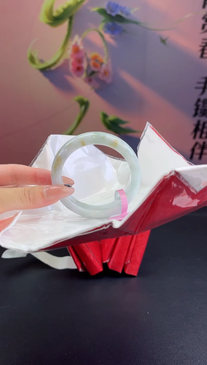 翡翠未镶嵌手镯翡翠手镯(微瑕）