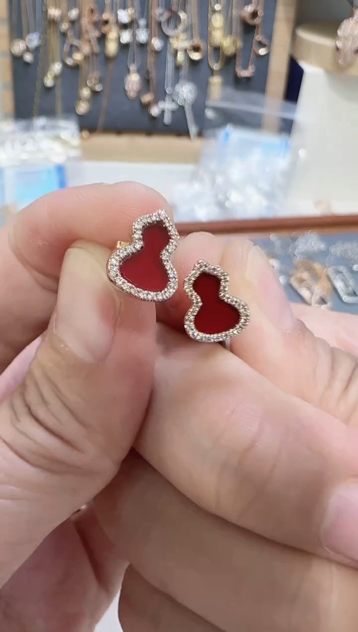 【闪购商品】天然钻石耳饰18K金镶嵌多样性发货发其一