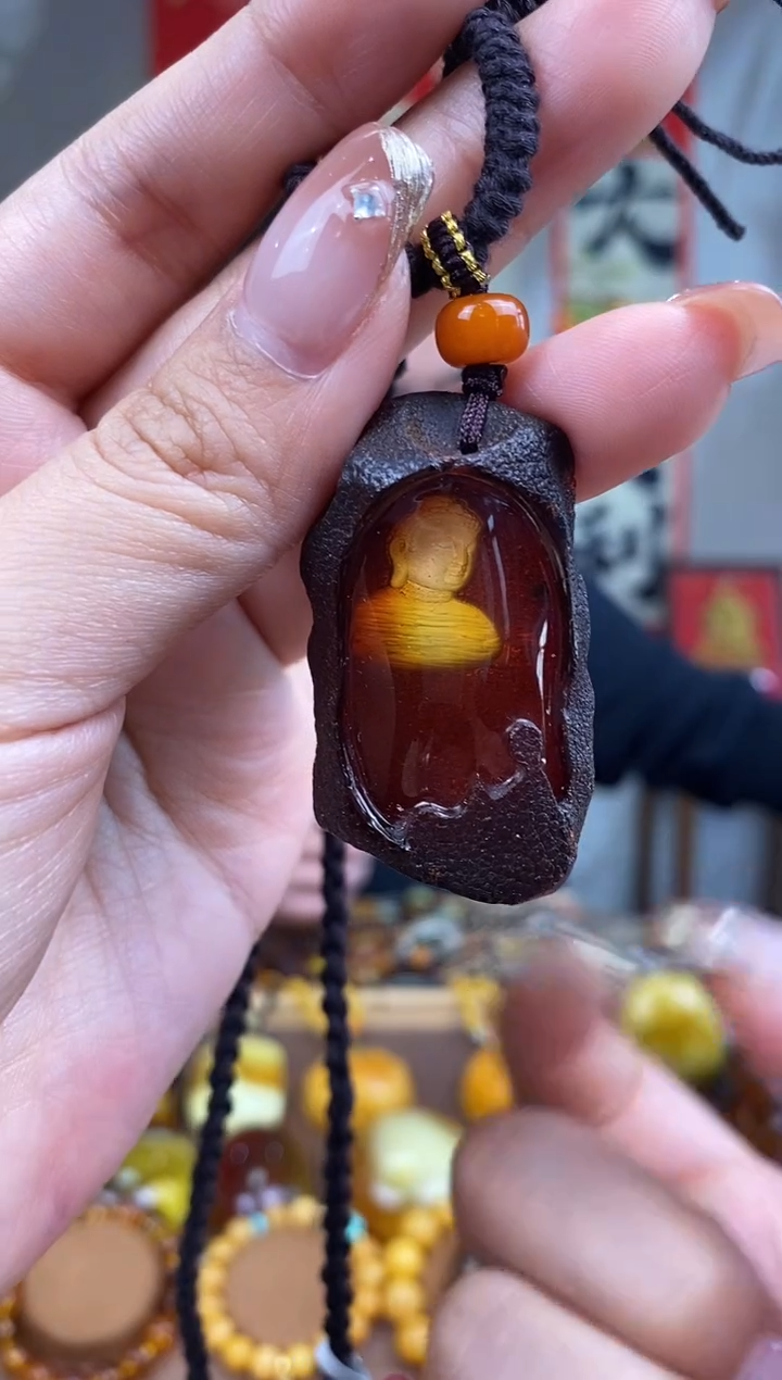 【闪购商品】琥珀裸石未镶嵌基地发货 一物一证 顺丰包邮