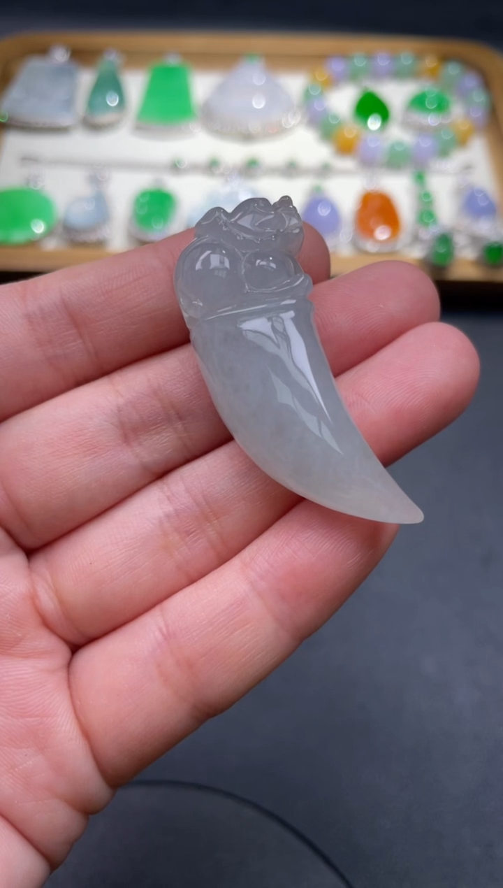 翡翠未镶嵌颈饰3.......