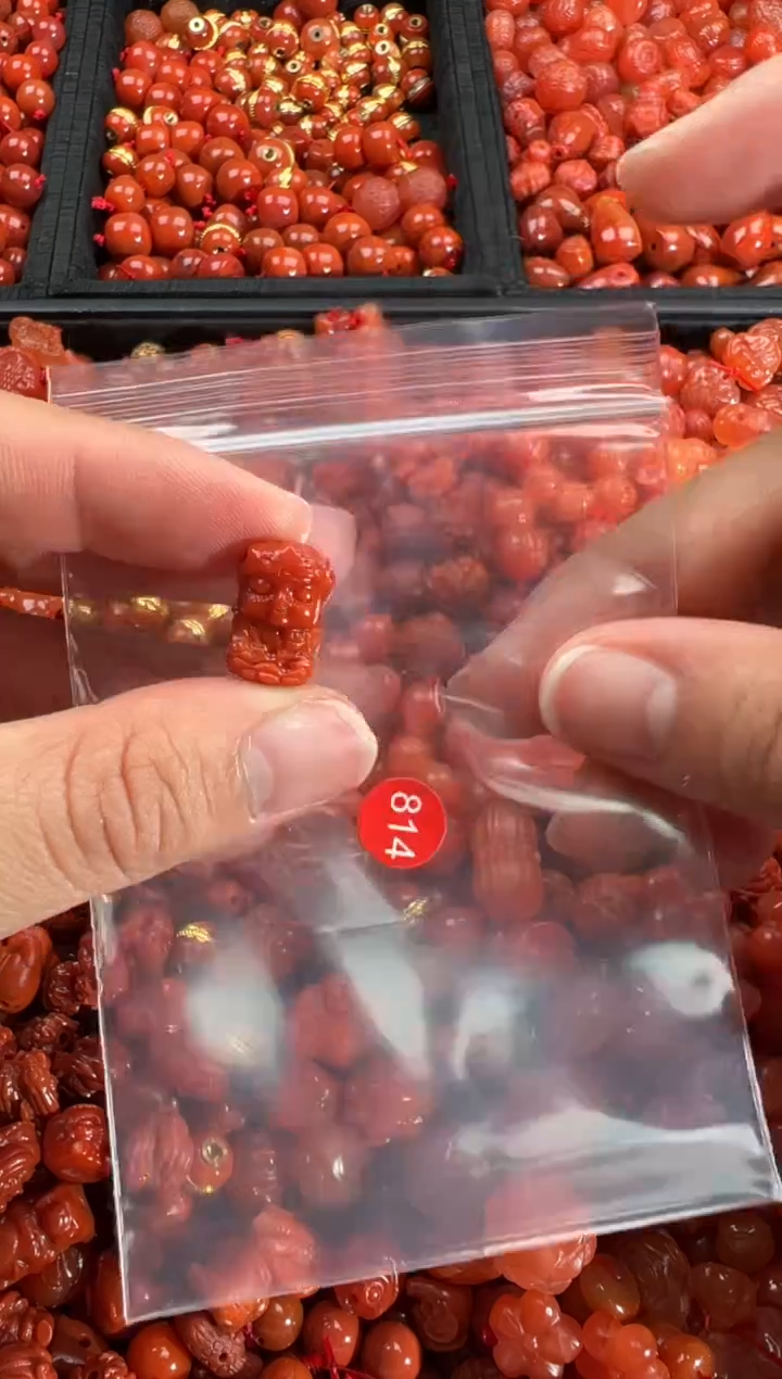 【闪购商品】南红玛瑙颈饰未镶嵌1