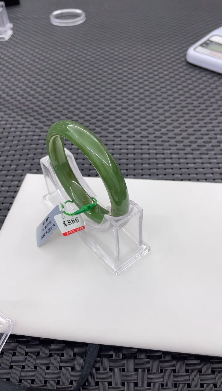 【闪购商品】和田玉手镯一条57+未镶嵌(多样性发一件) Z0590