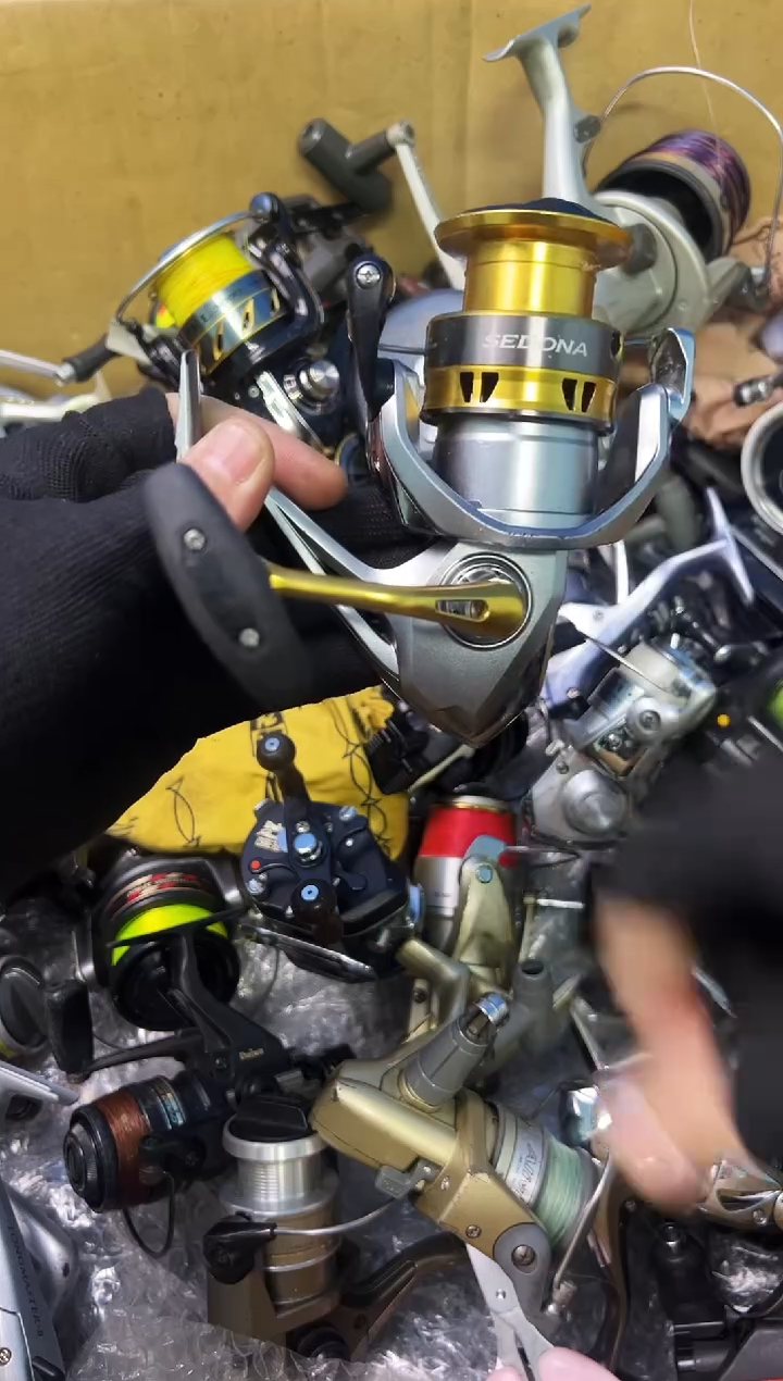 蔚***空微瑕钓鱼轮，直播间讲解为准，看清楚再拍，如有拆卸不退换