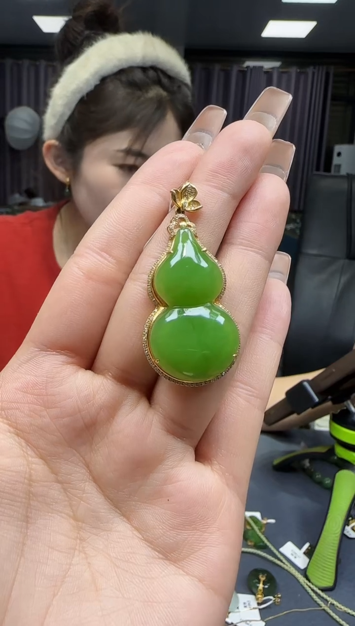 【闪购商品】和田玉挂件18K金镶嵌1