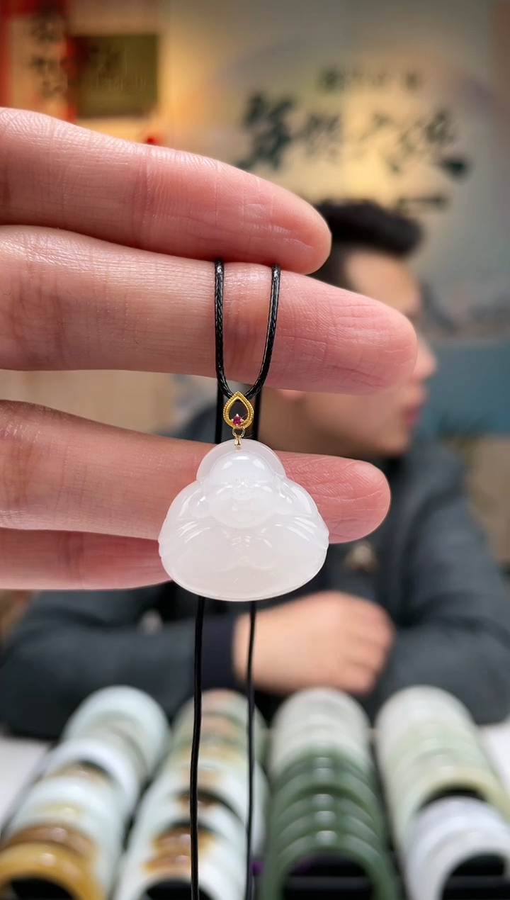 【闪购商品】和田玉颈饰18K金镶嵌佛公挂件一件