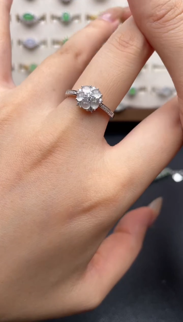 未镶嵌戒指翡翠一物一证一礼盒