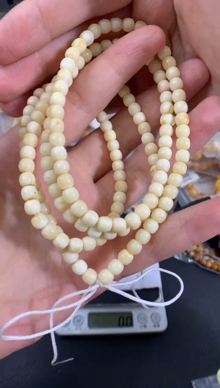 蜜蜡未镶嵌珠宝奇石1