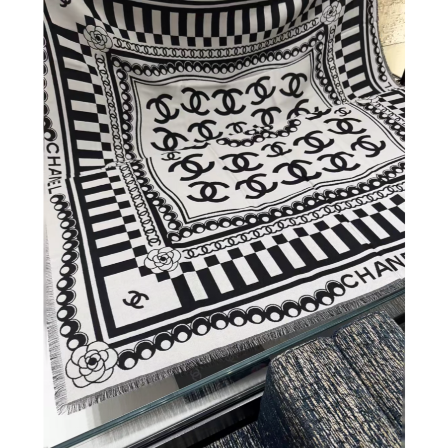 未使用 Chanel/香奈儿 汤/TP033637/26C 珍珠山茶花 披肩 