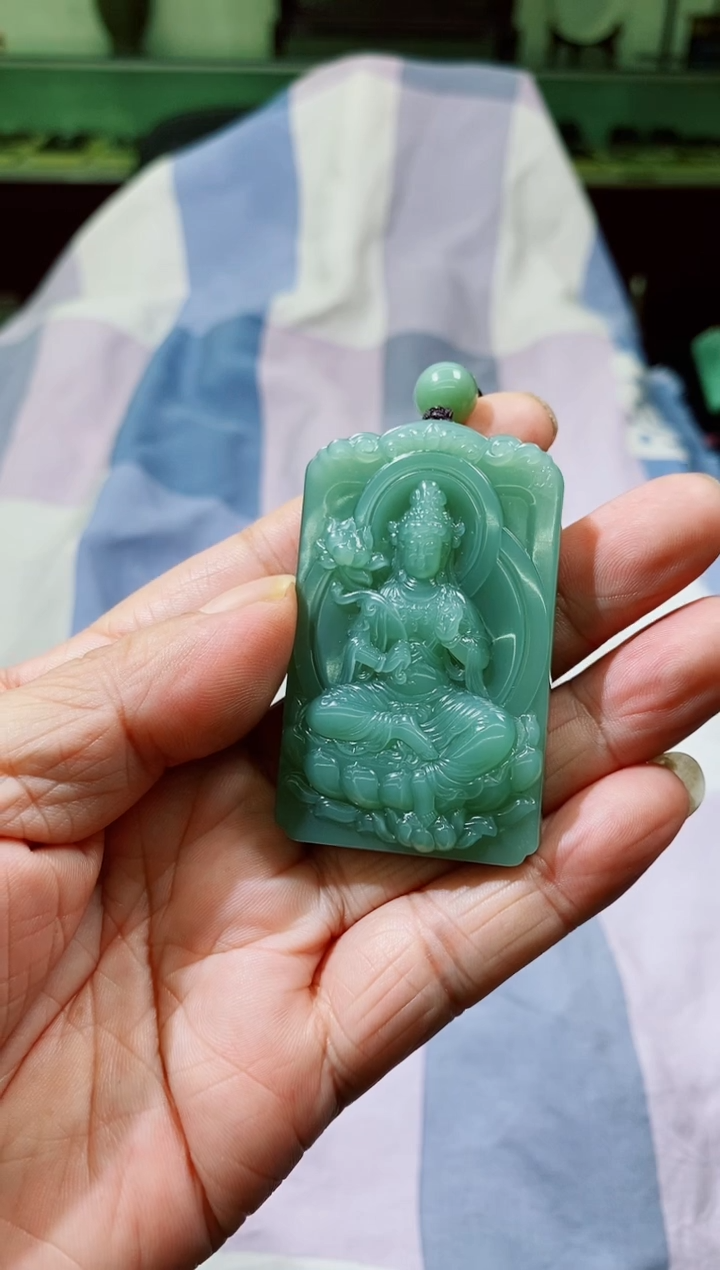 和田玉（碧玉）未镶嵌吊坠(不含链)用****8和田玉碧玉观音挂件