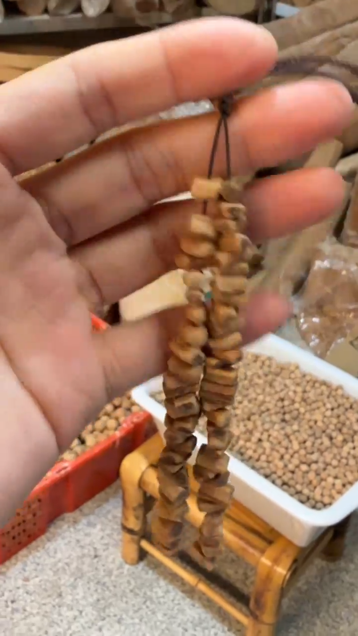 檀香木手串/手链四剖料随形挂件