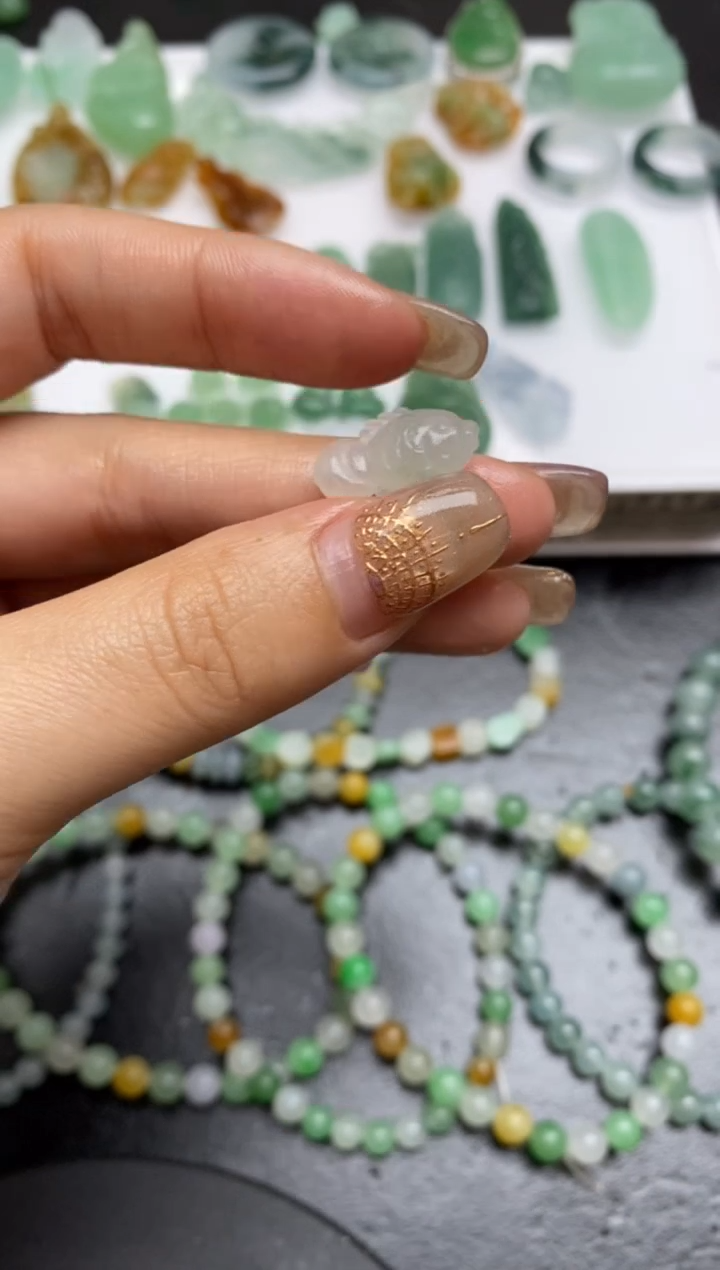 【闪购商品】定制翡翠未镶嵌翡翠毛货~