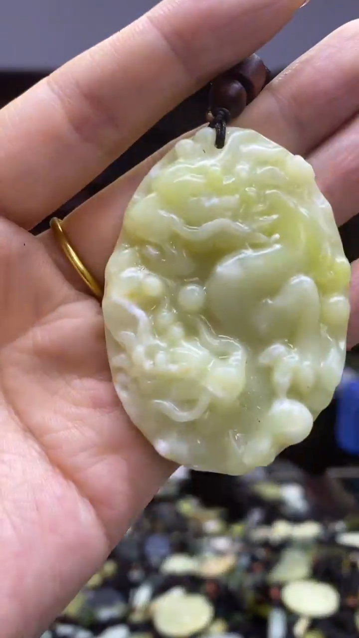 未镶嵌岫玉挂件 