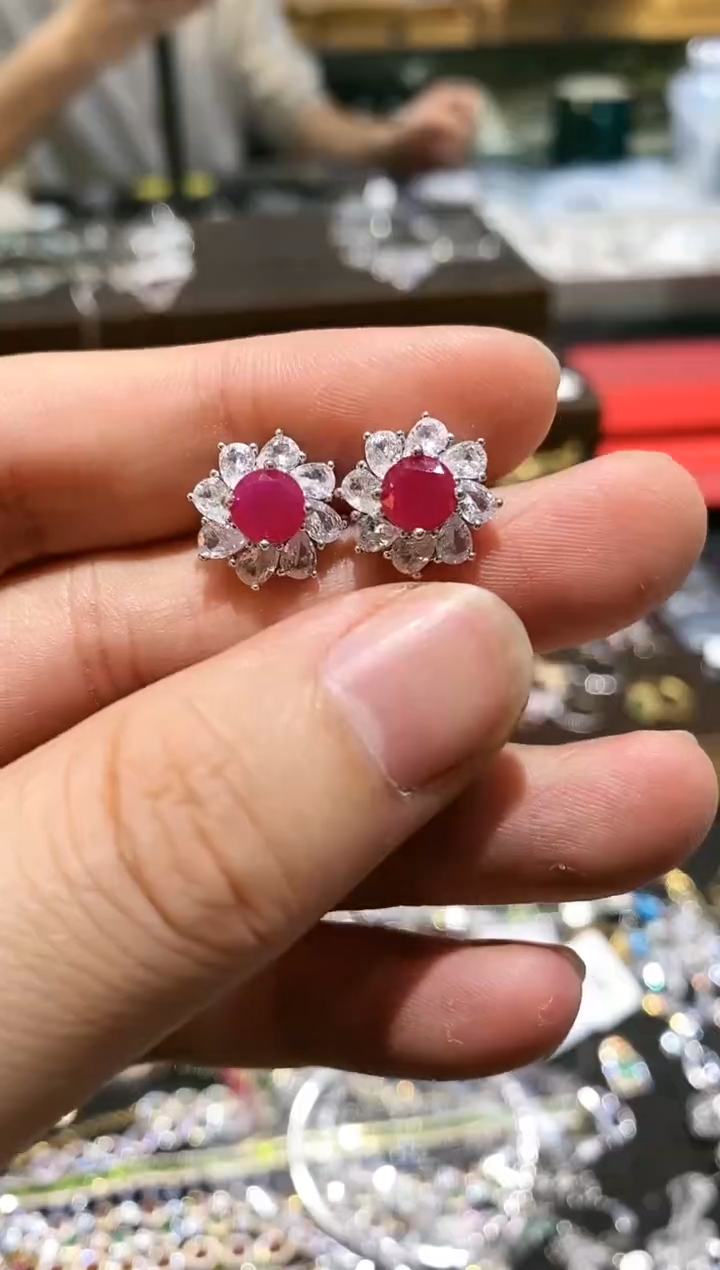 【闪购商品】红宝石耳饰银S925镶嵌耳饰
