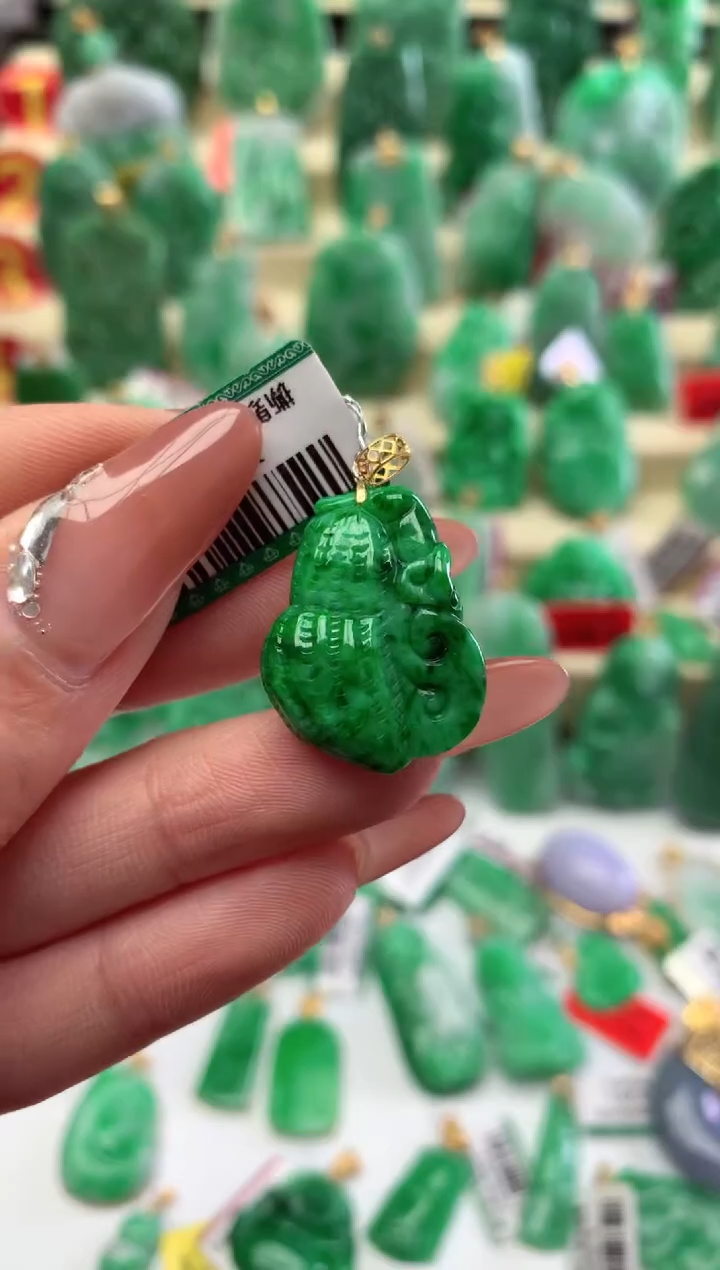【闪购商品】翡翠颈饰18K金镶嵌挂件
