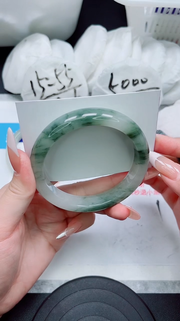 【闪购商品】石英质玉手镯未镶嵌228