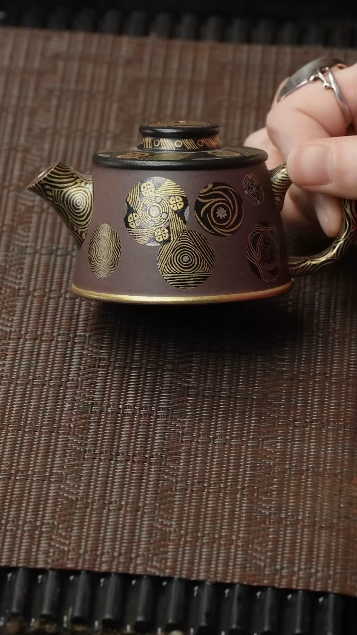 【闪购商品】紫砂茶壶五堂 狂飙鱼罩皮球花