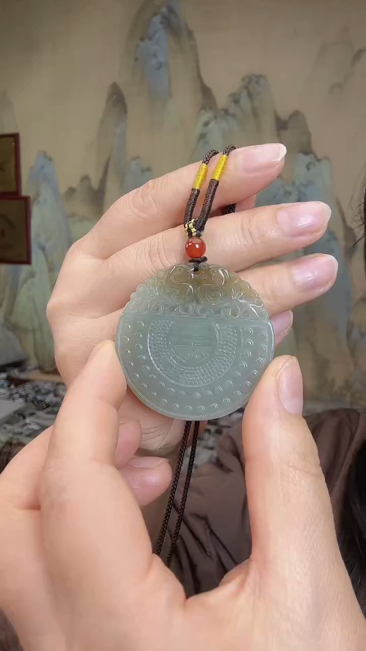 颈饰未镶嵌和田玉.