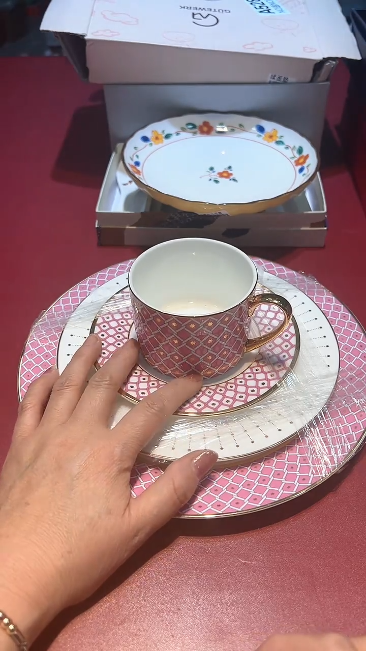 【闪购商品】瓷片锅碗瓢盆一件不剩