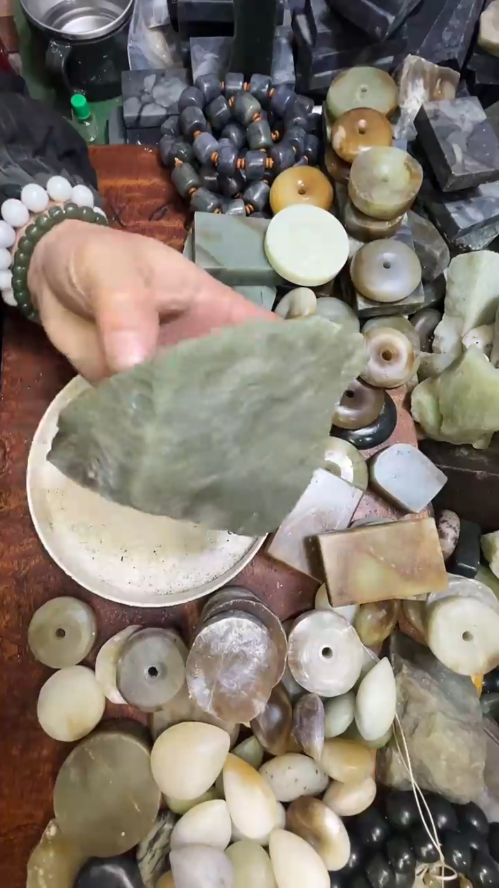 未镶嵌和田玉珠宝半成品1