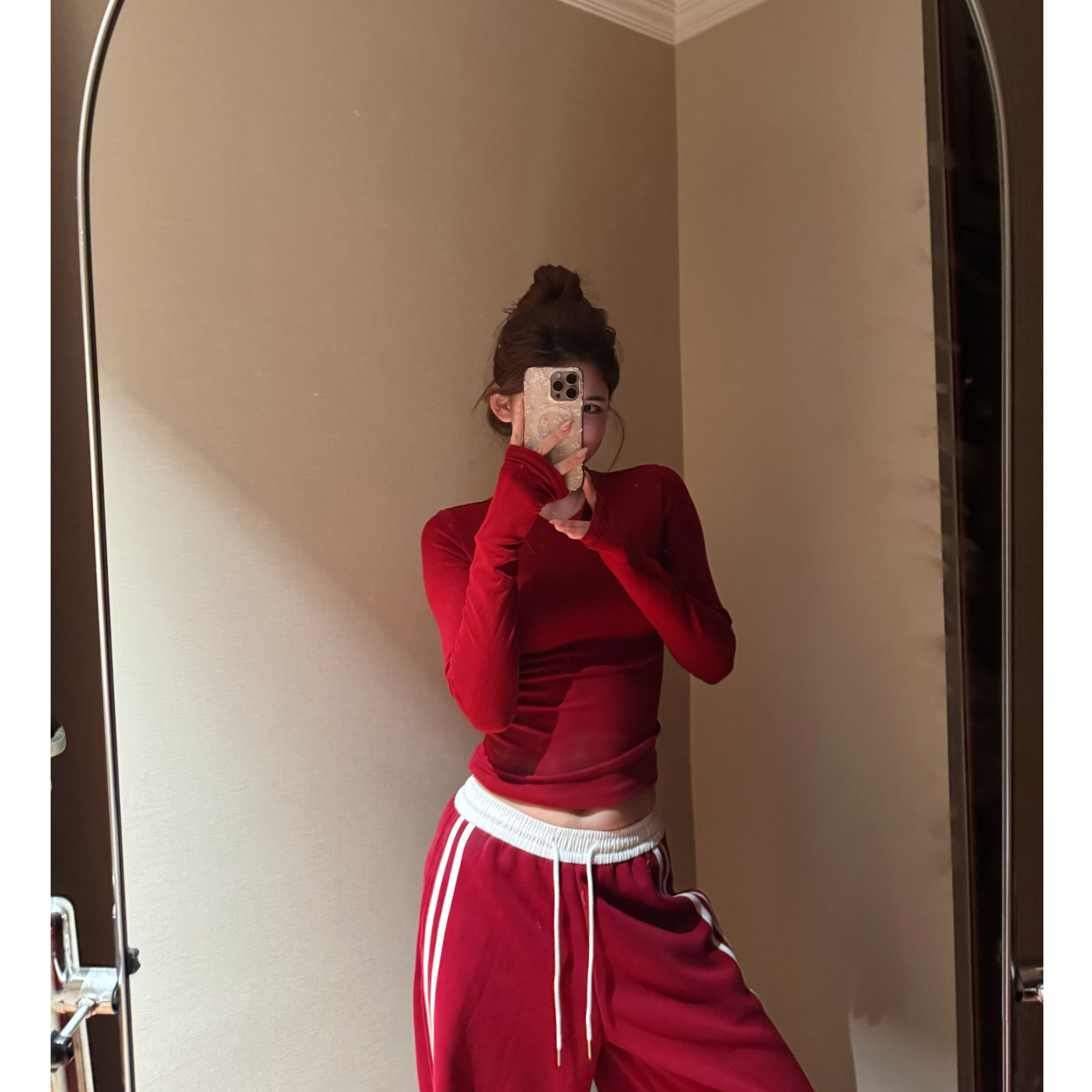 Amono-【必入单品】圆领长袖正肩显瘦气质欧美风长袖打底衫