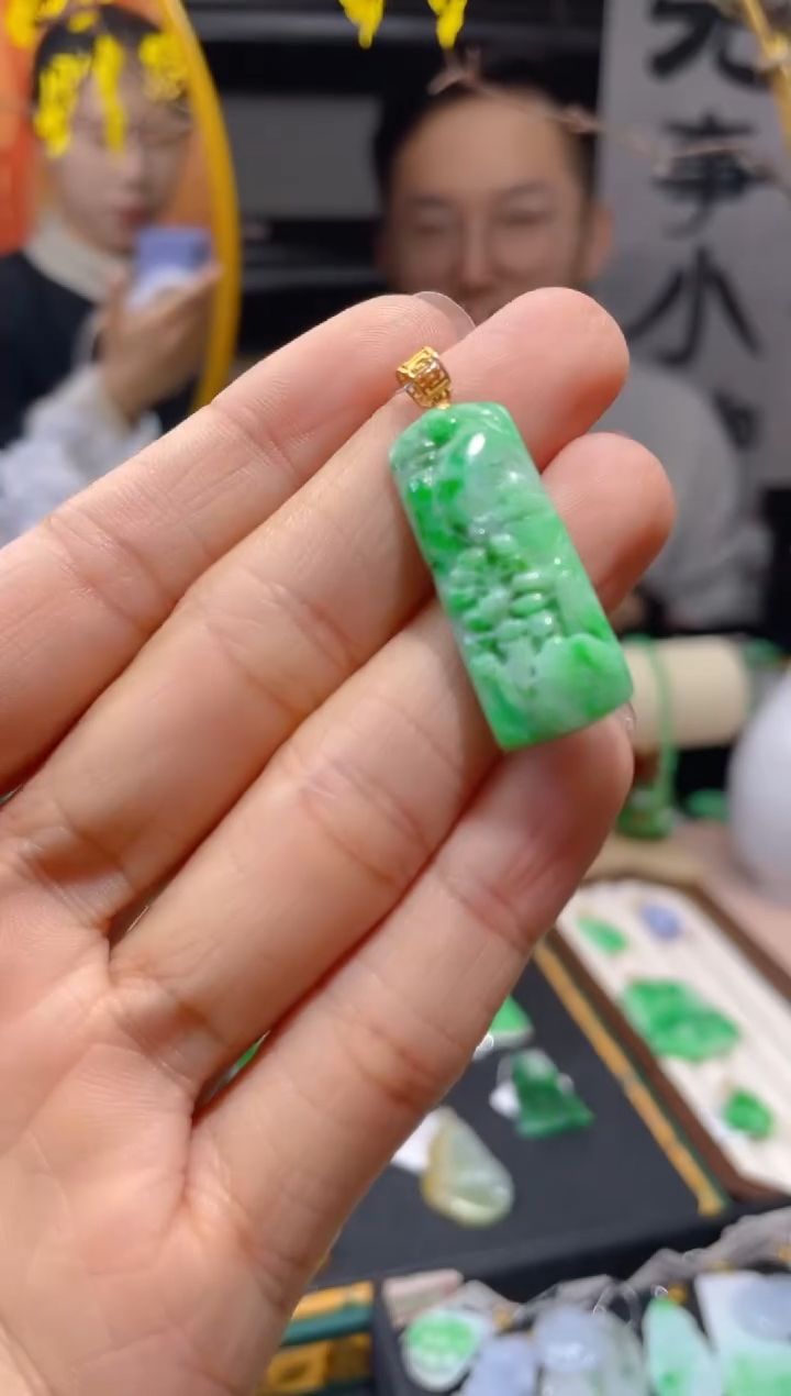 【闪购商品】翡翠颈饰18K金镶嵌假一赔三