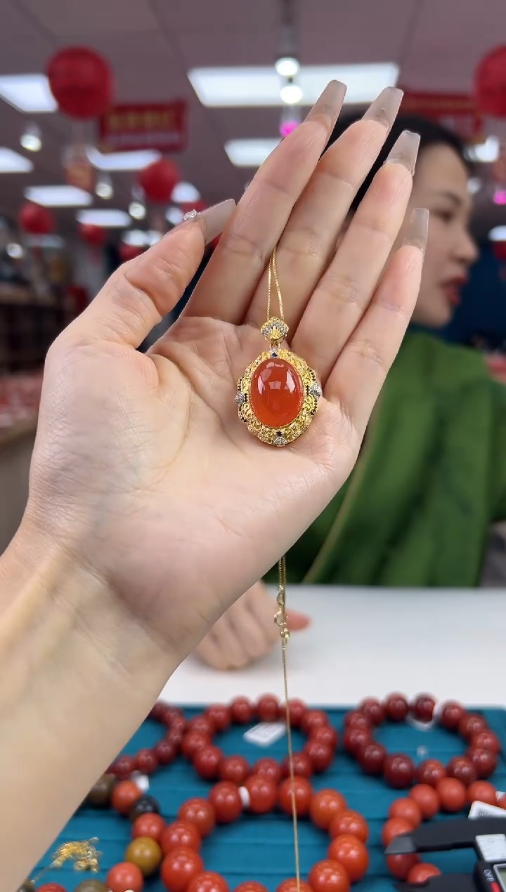 【闪购商品】南红玛瑙18K金镶嵌吊坠(赠链)3.14-（多样式）
