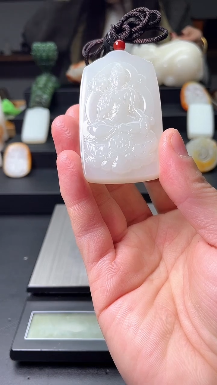 未镶嵌和田玉挂件坐观音