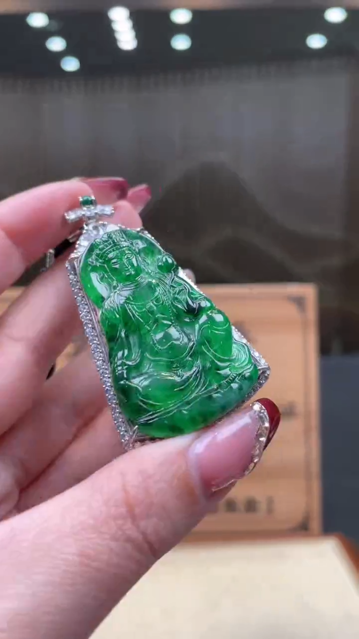 【闪购商品】翡翠颈饰未镶嵌      *227