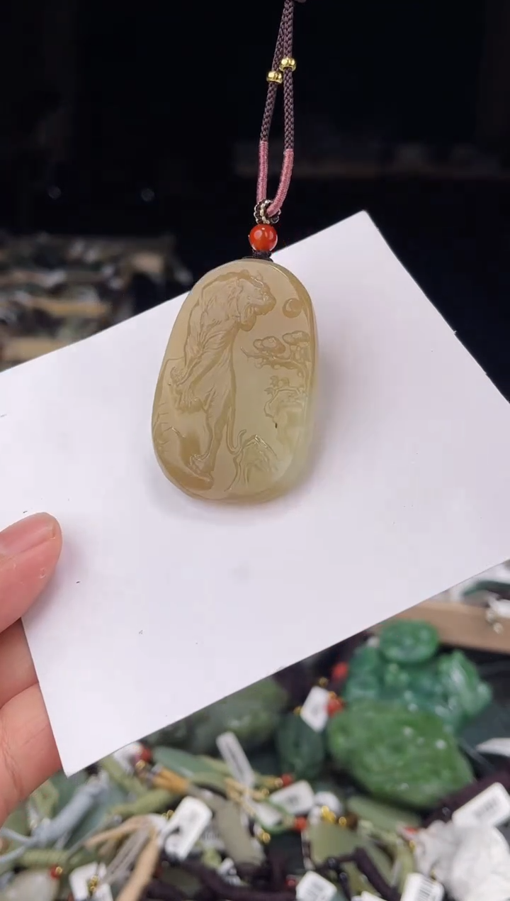 颈饰未镶嵌和田玉1