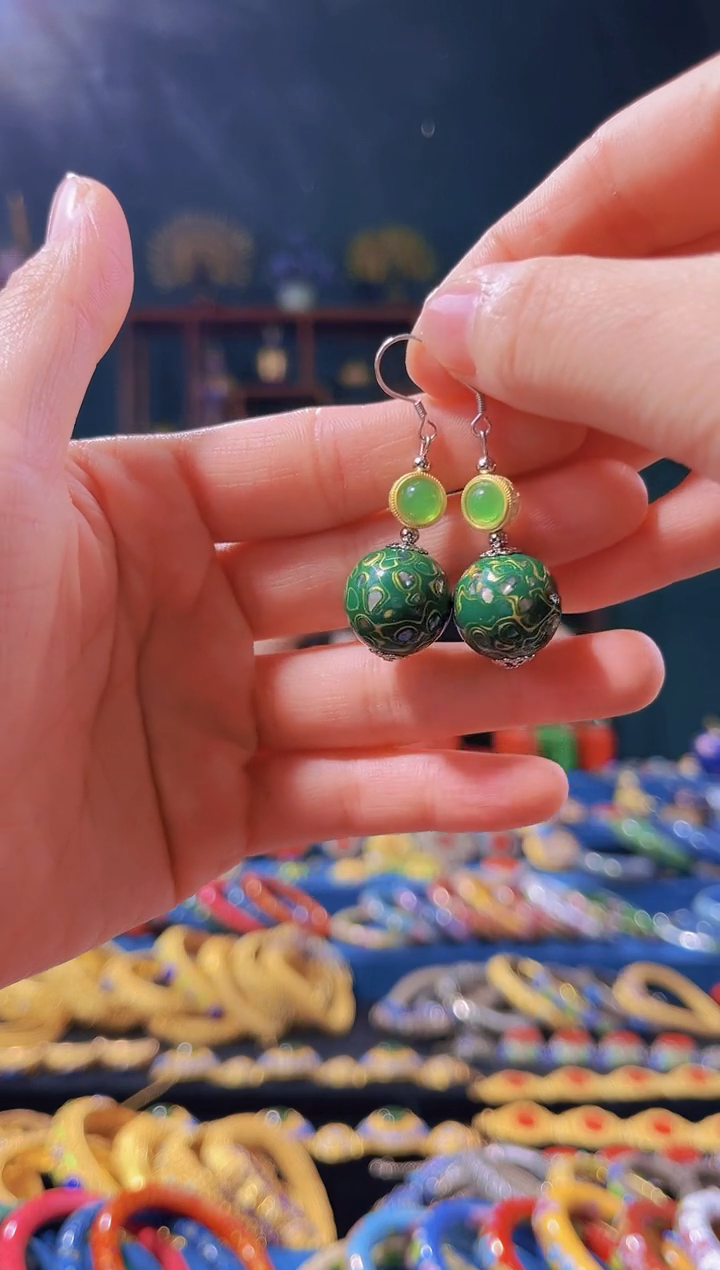 【闪购商品】非遗技艺犀皮漆耳环 绿色