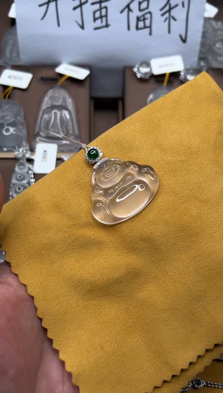【闪购商品】石英质玉吊坠18K金镶嵌佛公