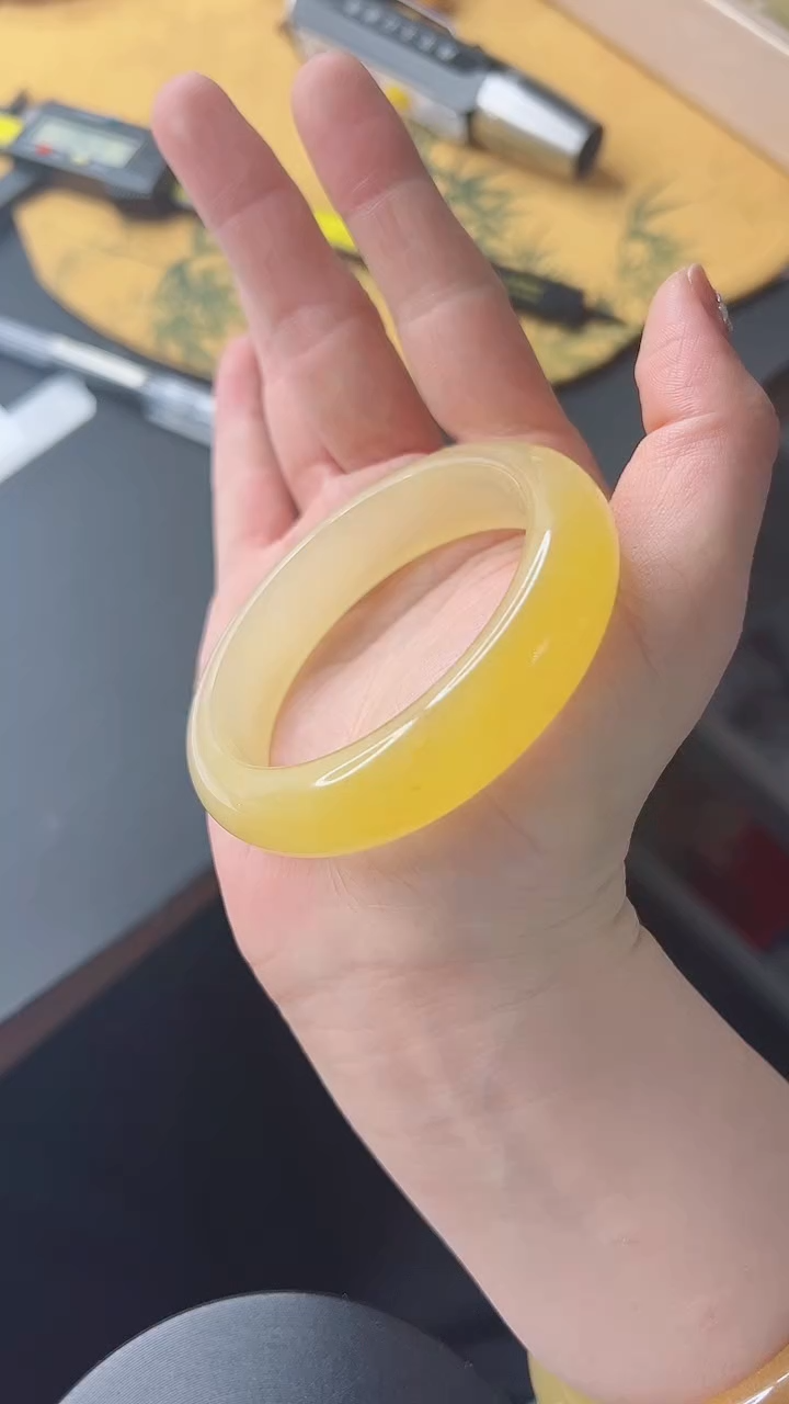 【闪购商品】石英质玉手镯未镶嵌298-55