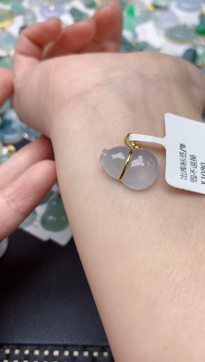 颈饰18K金镶嵌翡翠天然缅甸A货翡翠