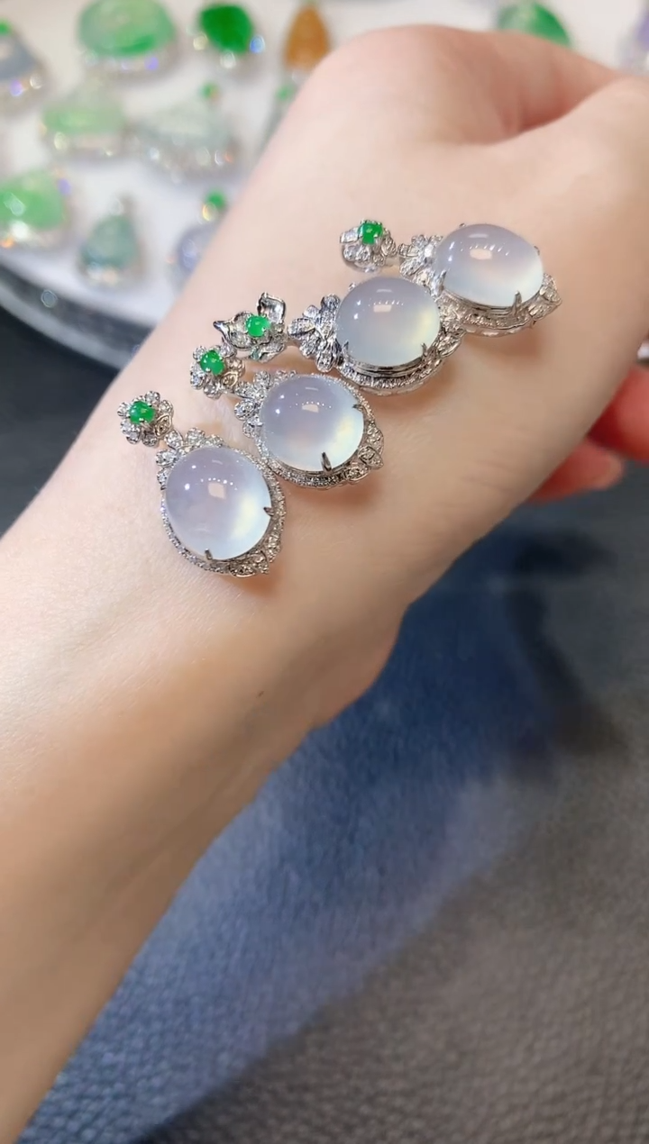 【闪购商品】翡翠吊坠(不含链)18K金镶嵌A1 多样性发货一件