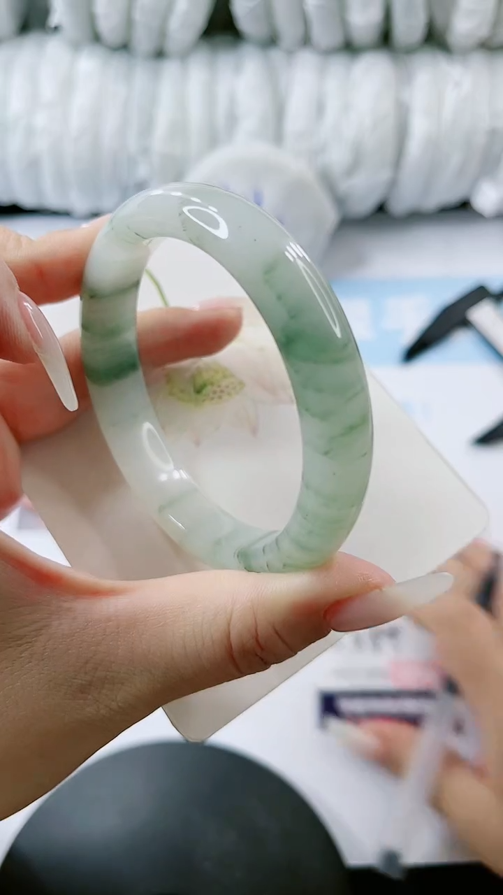 【闪购商品】石英质玉手镯未镶嵌多样性发货V89