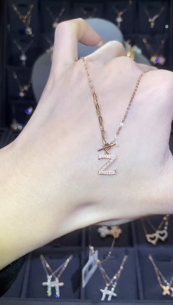 【闪购商品】钻石套链18K金镶嵌18K金玫 多人 字母Z