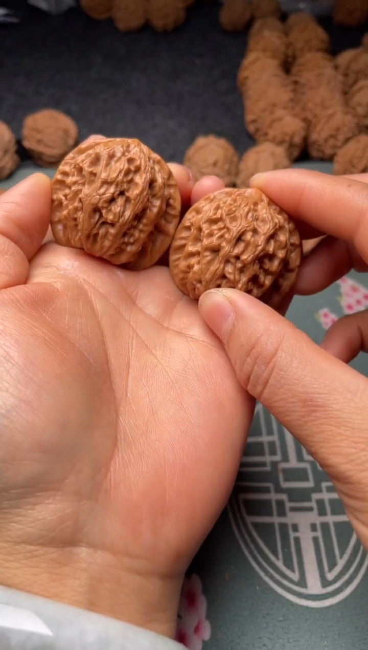 把件文玩核桃w156   龙脉 40尺